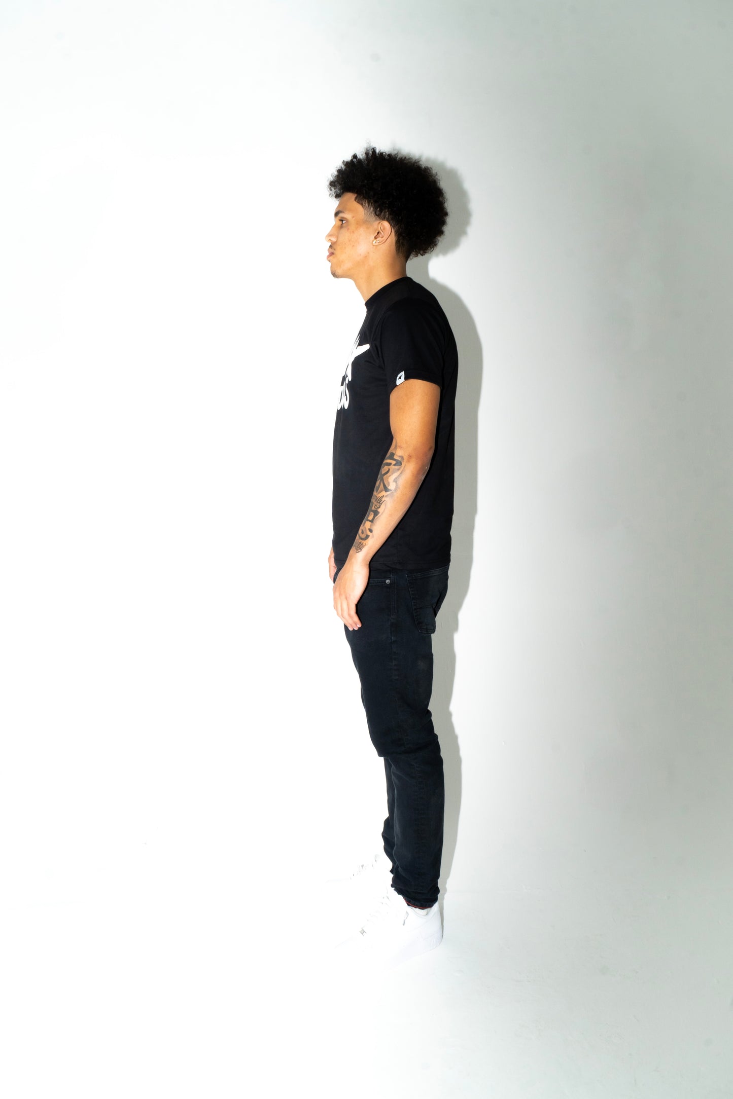 CLASSIC LOGO T SHIRT - BLACK
