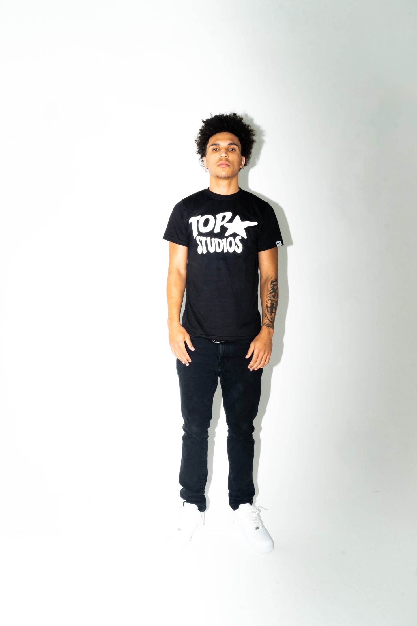 CLASSIC LOGO T SHIRT - BLACK